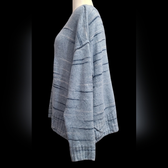 NWT a.n.a size PL blue sweater - Picture 2 of 9